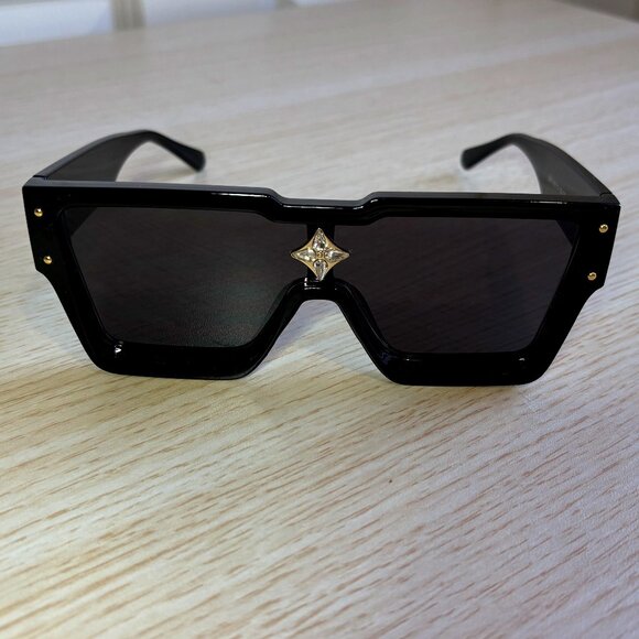 Black Cyclone Luxury Statement Sunglasses - Bold, Modern Design - Picture 1 of 7